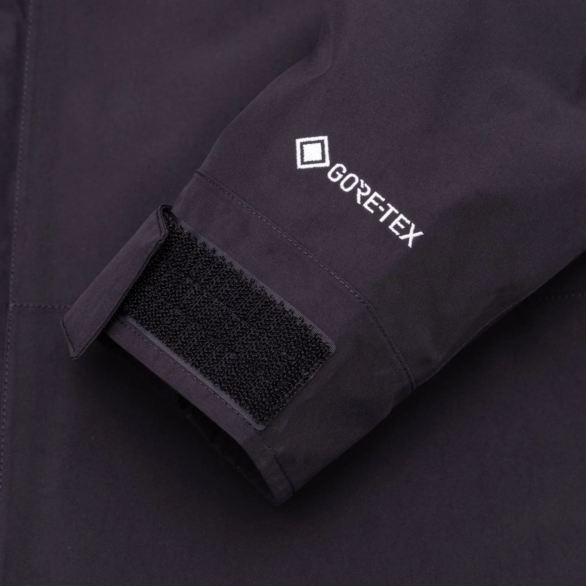 GORE-TEX MOUNTAIN JACKET