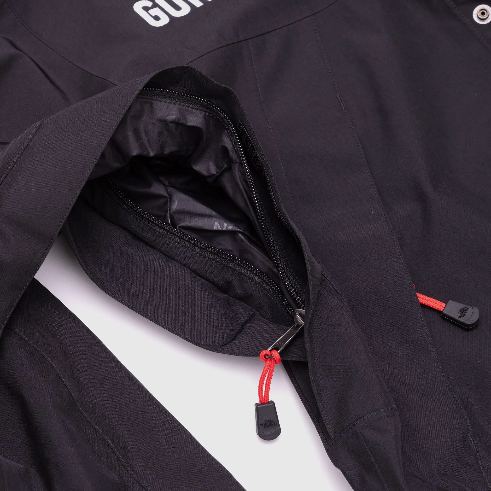 GORE-TEX MOUNTAIN JACKET