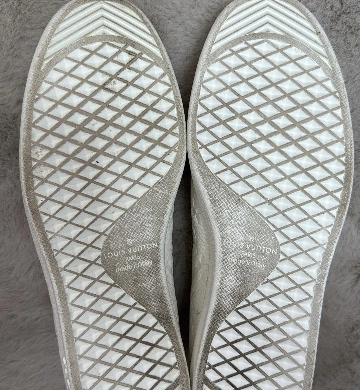 [Pre-used] LV Sneaker Frontrow White Leather Monogram