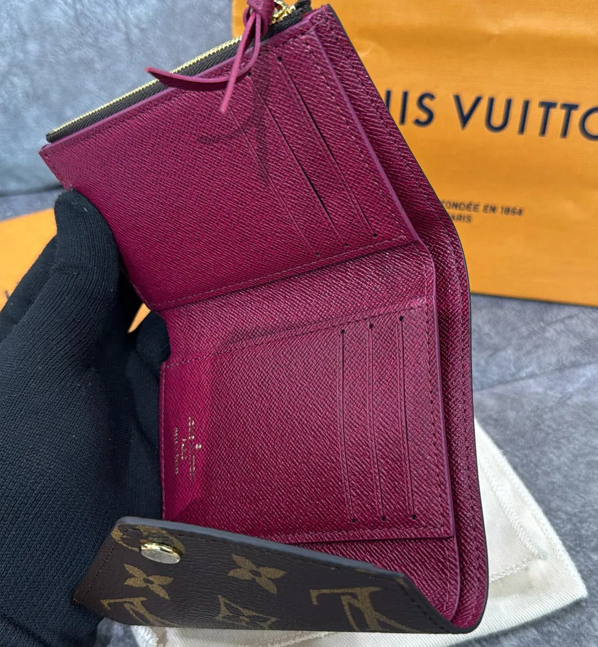 [Pre-Used] LV Victorine Wallet Purse with Red inners
